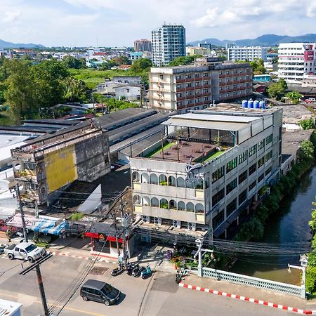 Quip Bed & Breakfast Hotel Phuket Exterior photo